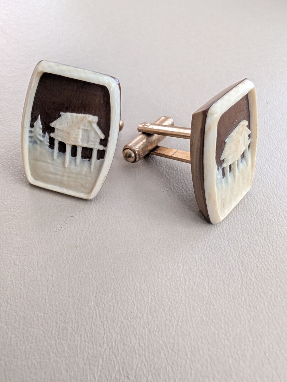 Vintage 1960s Mid-century Brown & Cream Cameo Cufflinks - Classic Pier Scene